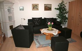 70M² Grosses Apartment Mit Gartenzugang